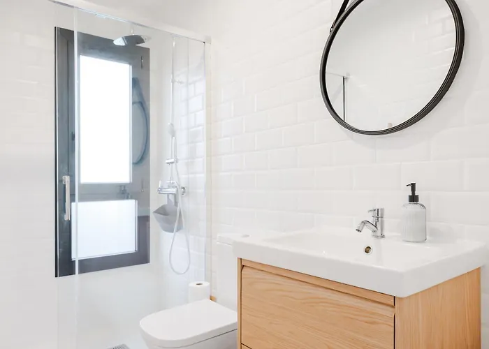 Charming Townhouse With Parking In