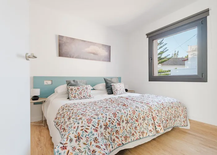 Charming Townhouse With Parking In Semesterbostad La Laguna (Tenerife)