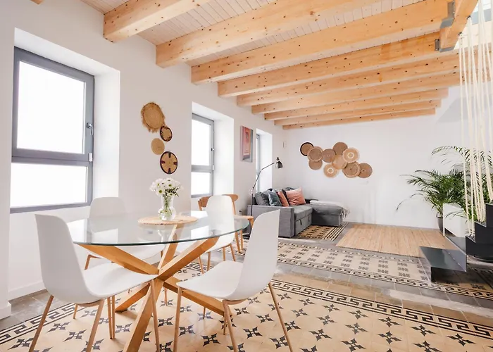 Charming Townhouse With Parking In *