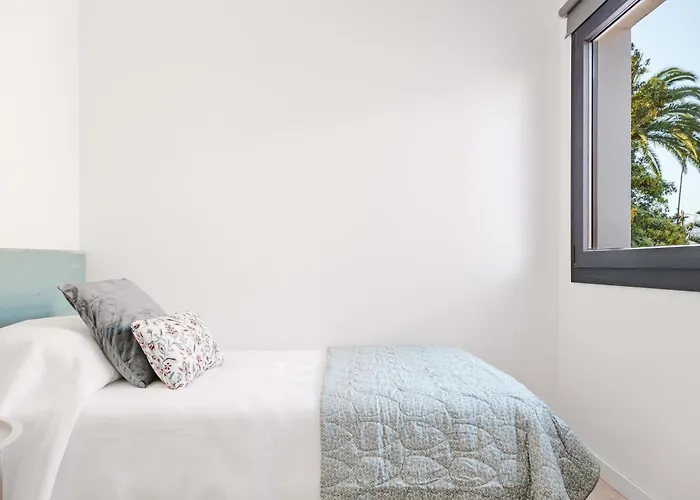 Charming Townhouse With Parking In * La Laguna (Tenerife)