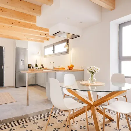 Charming Townhouse With Parking In * Σαν Κριστόμπαλ ντε Λα Λαγούνα