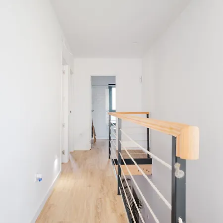 Σπίτι διακοπών Charming Townhouse With Parking In *