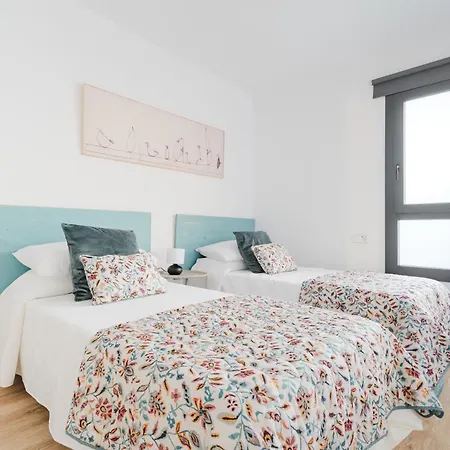 Charming Townhouse With Parking In * Σαν Κριστόμπαλ ντε Λα Λαγούνα